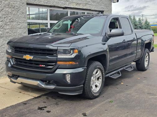 Graphite Metallic 2017 Chevrolet Silverado 1500 2LT