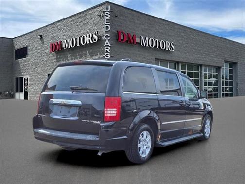 2010 Chrysler Town & Country Touring