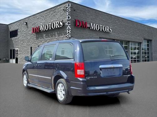 2010 Chrysler Town & Country Touring