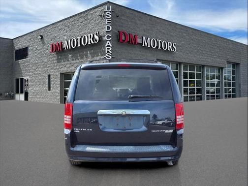 2010 Chrysler Town & Country Touring