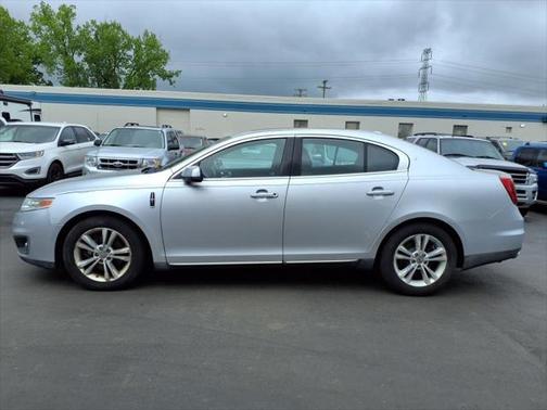 2010 Lincoln MKS Base