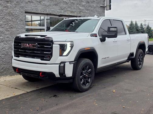 Summit White 2024 GMC Sierra 2500 AT4