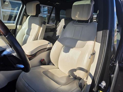 Black 2019 Land Rover Range Rover 3.0L V6 Supercharged HSE