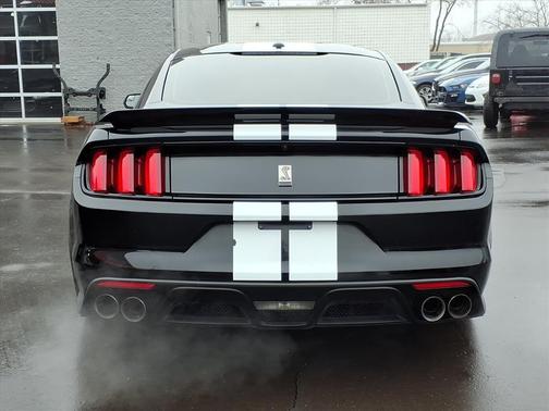 2018 Ford Shelby GT350 Base