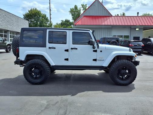2013 Jeep Wrangler Unlimited Sahara