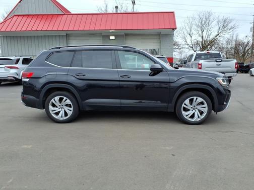 Deep Black 2021 Volkswagen Atlas 3.6L SE w/Technology
