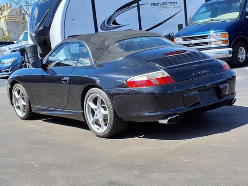 2004 Porsche 911 Carrera 4