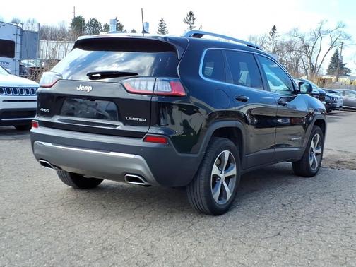 Diamond Black Crystal Pearlcoat 2020 Jeep Cherokee Limited