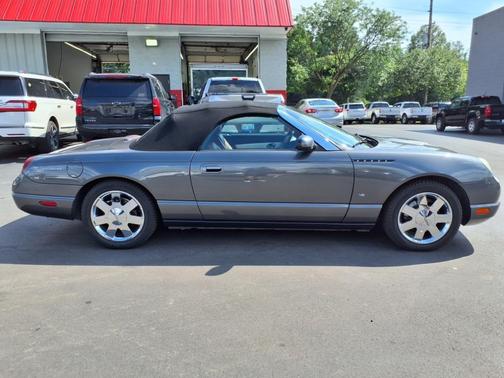 2003 Ford Thunderbird Base