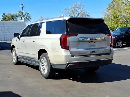 2022 GMC Yukon XL SLT