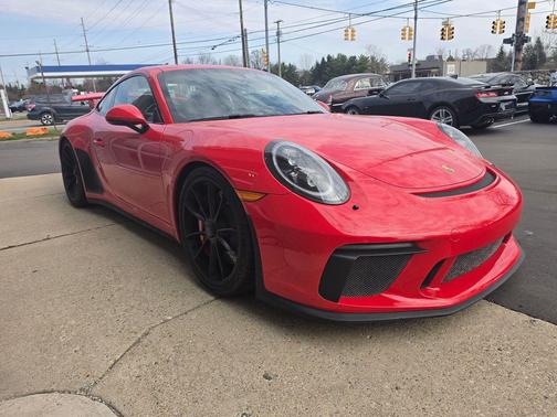 Guards Red 2018 Porsche 911 GT3