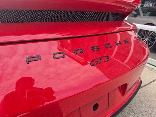 Guards Red 2018 Porsche 911 GT3