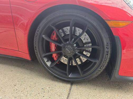 Guards Red 2018 Porsche 911 GT3