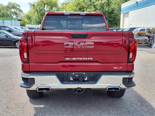 2022 GMC Sierra 1500 SLT