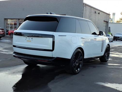 2025 Land Rover Range Rover P400 SE