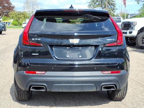 Stellar Black Metallic 2019 Cadillac XT4 Luxury