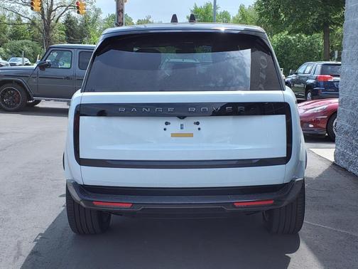 Fuji White 2024 Land Rover Range Rover P550e Autobiography