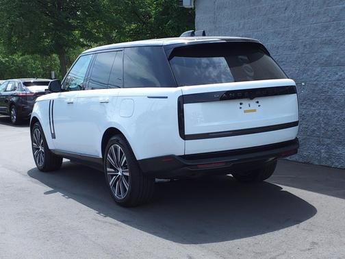 Fuji White 2024 Land Rover Range Rover P550e Autobiography