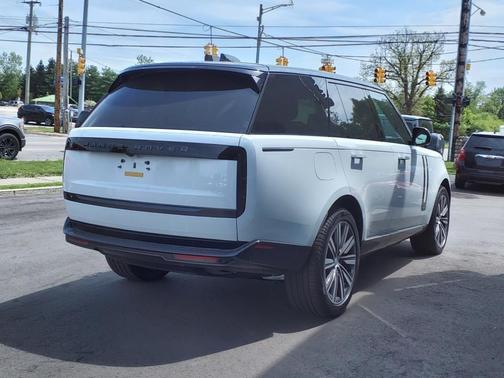 Fuji White 2024 Land Rover Range Rover P550e Autobiography