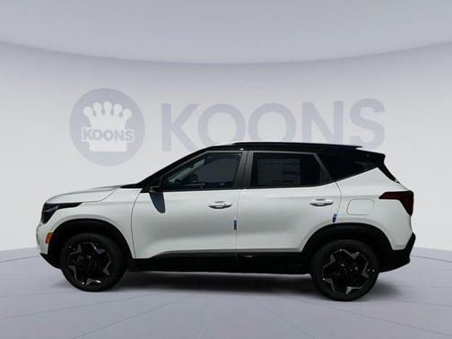 Clear White/Black Roof 2026 Kia Seltos S