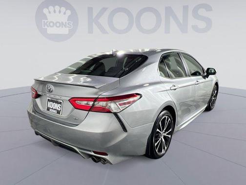 2020 Toyota Camry SE