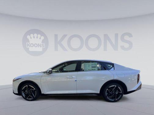 Snow White Pearl 2026 Kia K4 GT-Line