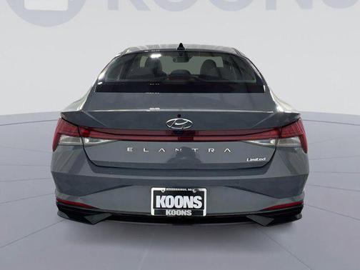 2022 Hyundai ELANTRA Limited