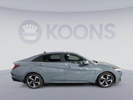 2022 Hyundai ELANTRA Limited