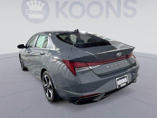 2022 Hyundai ELANTRA Limited