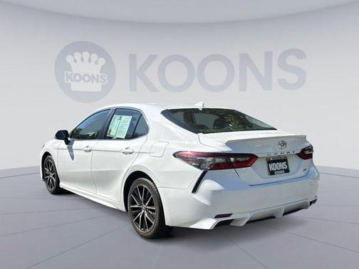 Ice Cap 2023 Toyota Camry SE