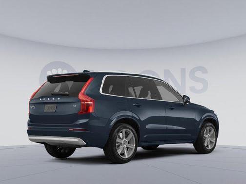 2022 Volvo XC90 T5 Momentum