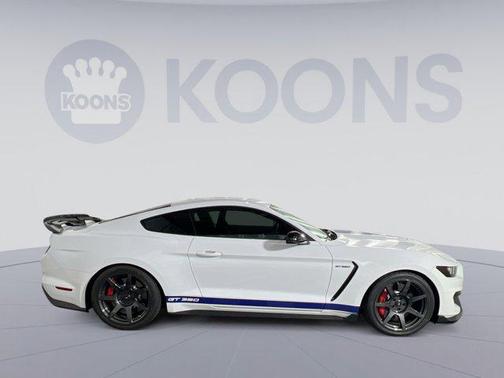 2017 Ford Shelby GT350 Base