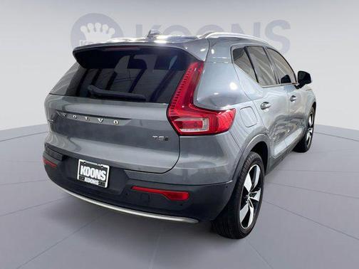 2019 Volvo XC40 T5 Momentum