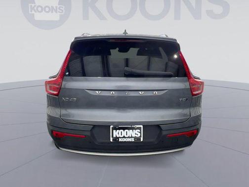 2019 Volvo XC40 T5 Momentum