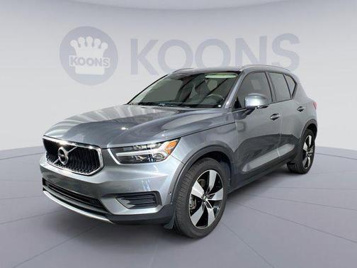 2019 Volvo XC40 T5 Momentum