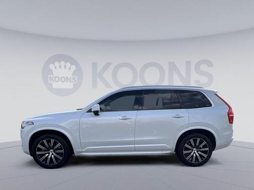 Crystal White Metallic 2023 Volvo XC90 B5 Core