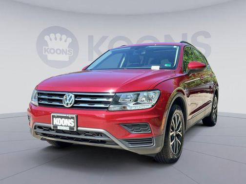 Cardinal Red Metallic 2019 Volkswagen Tiguan 2.0T SE 4MOTION
