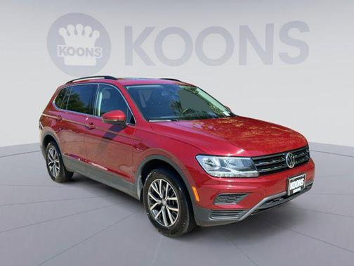 Cardinal Red Metallic 2019 Volkswagen Tiguan 2.0T SE 4MOTION