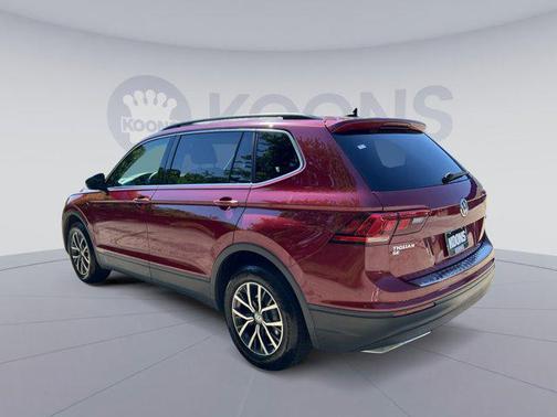 Cardinal Red Metallic 2019 Volkswagen Tiguan 2.0T SE 4MOTION