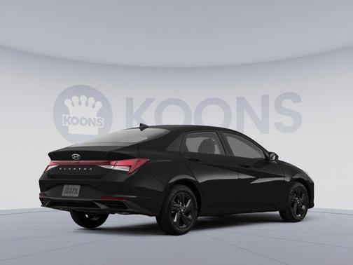 2022 Hyundai ELANTRA SE