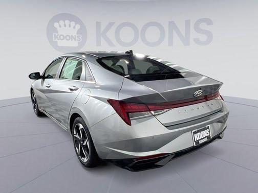 2022 Hyundai ELANTRA Limited