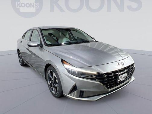2022 Hyundai ELANTRA Limited