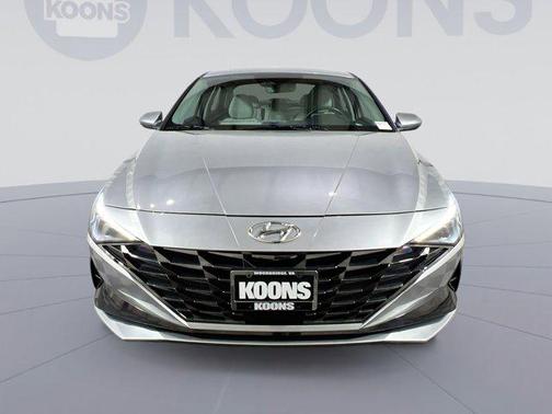 2022 Hyundai ELANTRA Limited