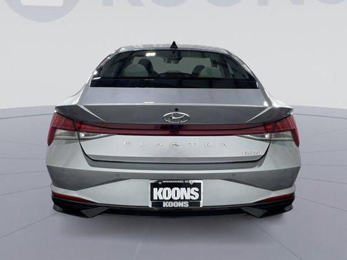 2022 Hyundai ELANTRA Limited