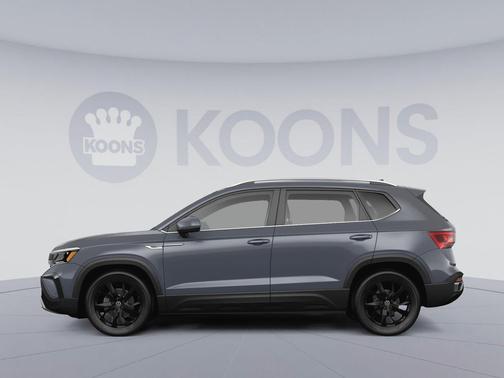 Platinum Gray Metallic 2024 Volkswagen Taos 1.5T SE