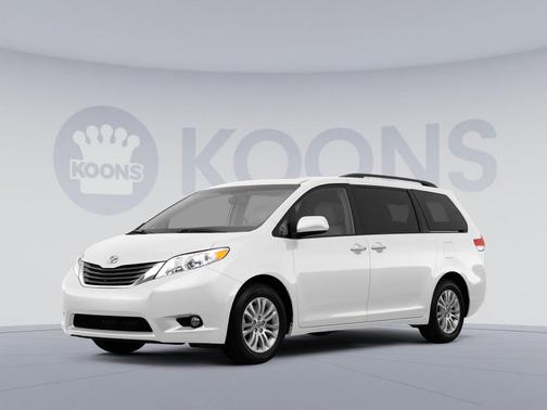 Super White 2014 Toyota Sienna XLE