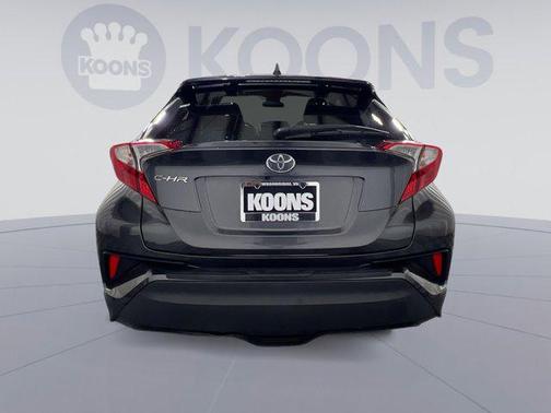 2021 Toyota C-HR LE