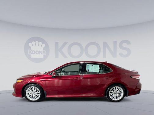 2019 Toyota Camry Hybrid XLE