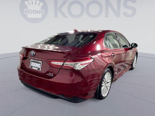 2019 Toyota Camry Hybrid XLE