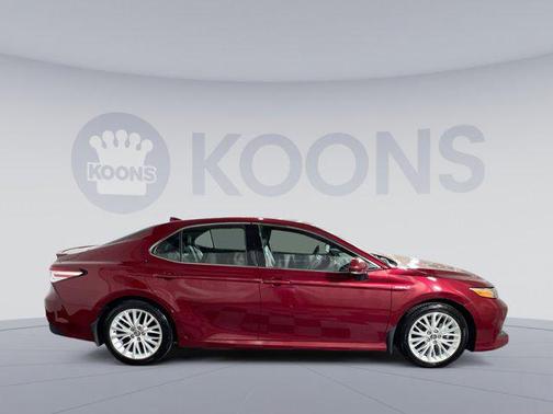 2019 Toyota Camry Hybrid XLE